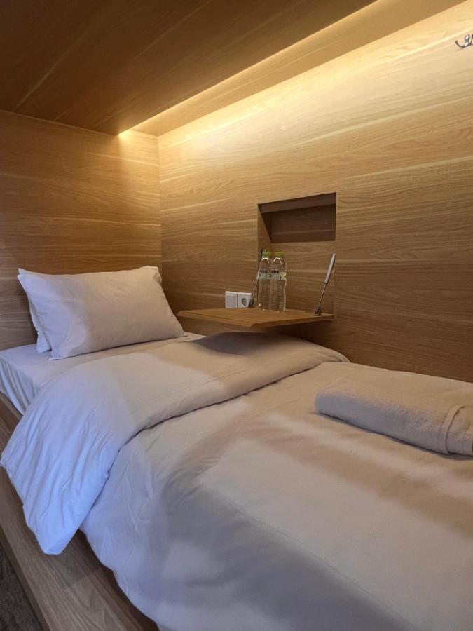 Sleep Studio Hotel City Center Surabaya Luaran gambar